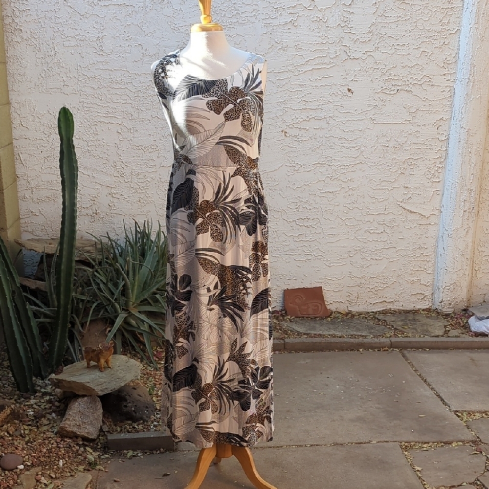 Chico's Black & White Tropical Leaf Maxi Dress
